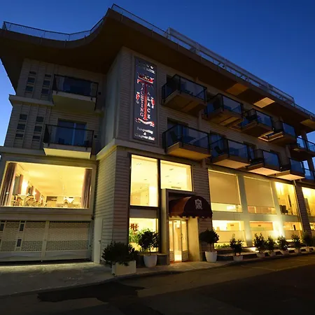 Grand Yachting Palace Hotel