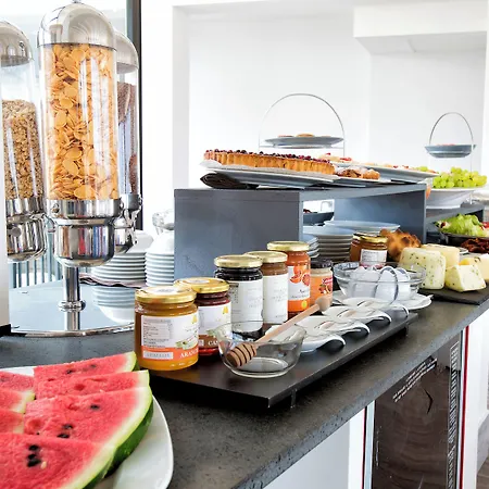 Grand Yachting Palace Hotel