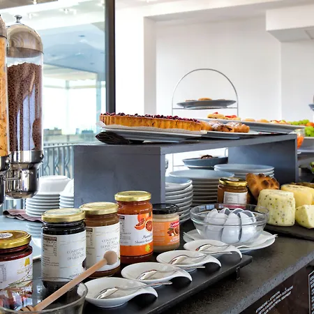 Grand Yachting Palace