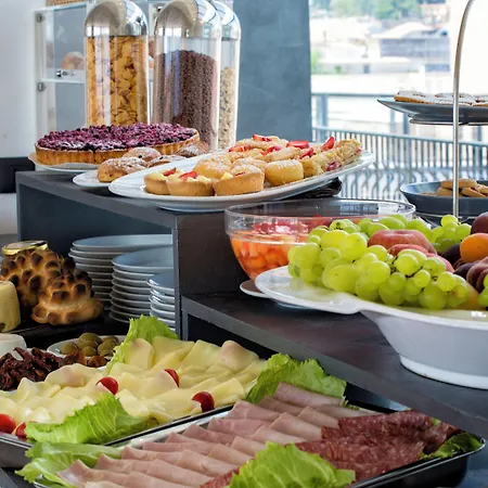 Hotel Grand Yachting Palace Riposto