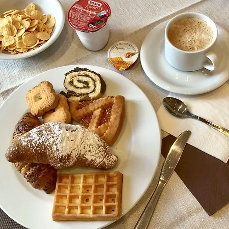 Hotel Grand Yachting Palace 4*