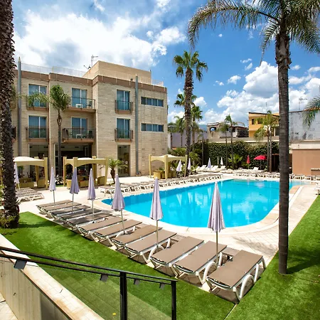 Hotel Grand Yachting Palace 4*