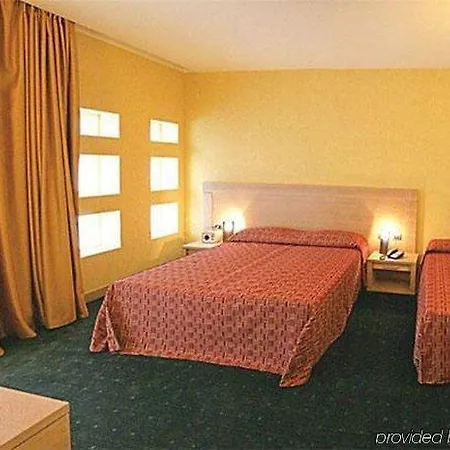 Grand Yachting Palace Hotel 4*