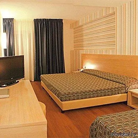 Grand Yachting Palace Hotel