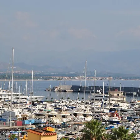 Grand Yachting Palace Hotel 4*